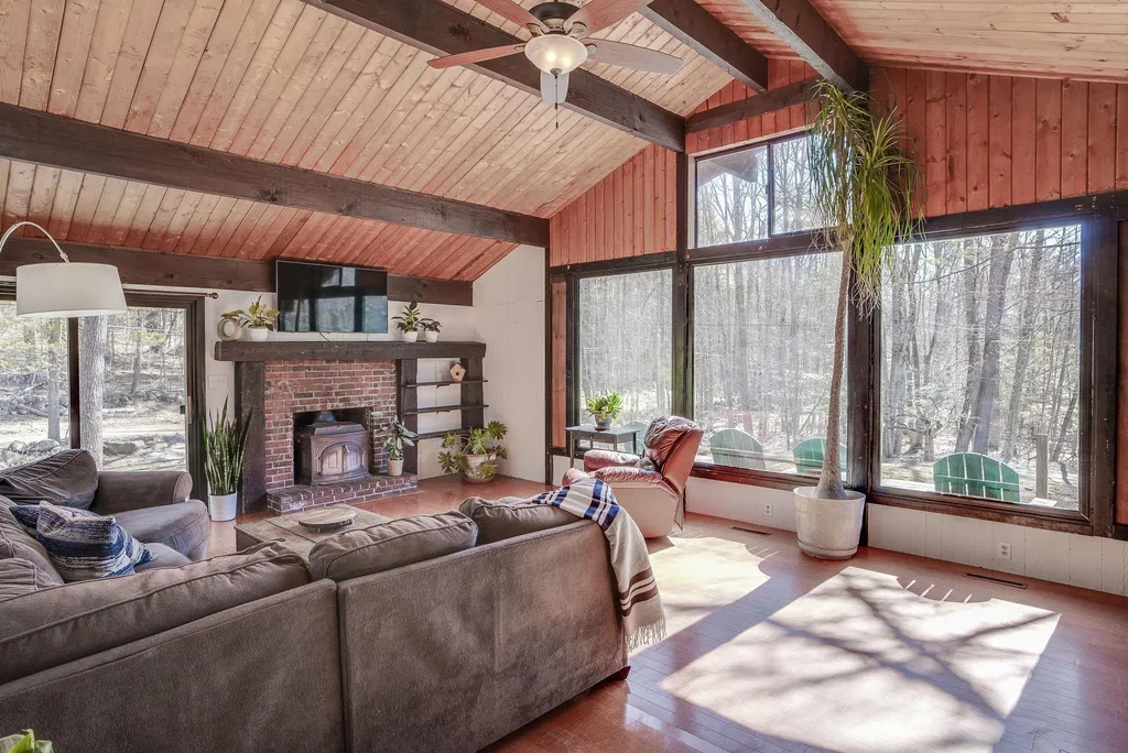 105 Saunders Hill Road New Boston NH 03070