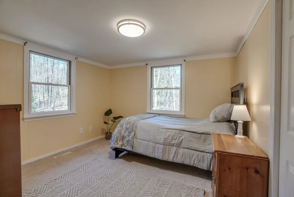 105 Saunders Hill Road New Boston NH 03070