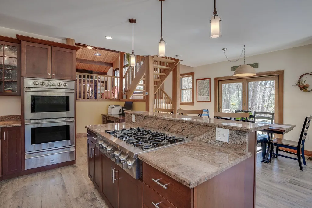 105 Saunders Hill Road New Boston NH 03070