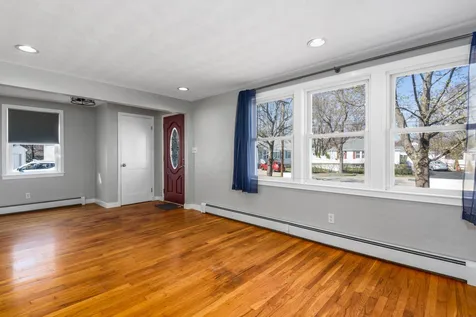 22 Hall Court Portsmouth NH 03801