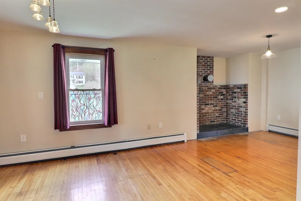121 S Main Street Newport NH 03773