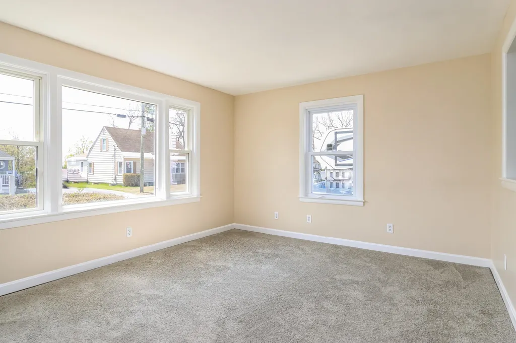 312 Seames Drive Manchester NH 03103