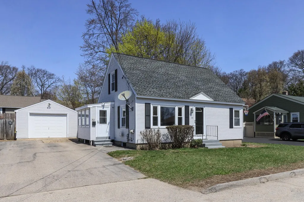 312 Seames Drive Manchester NH 03103