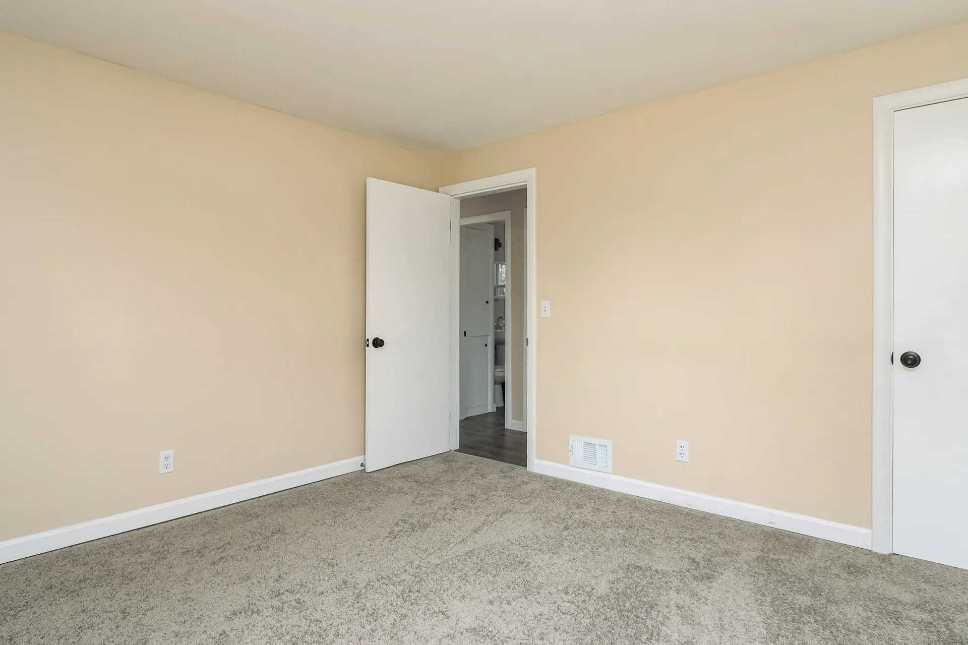 312 Seames Drive Manchester NH 03103