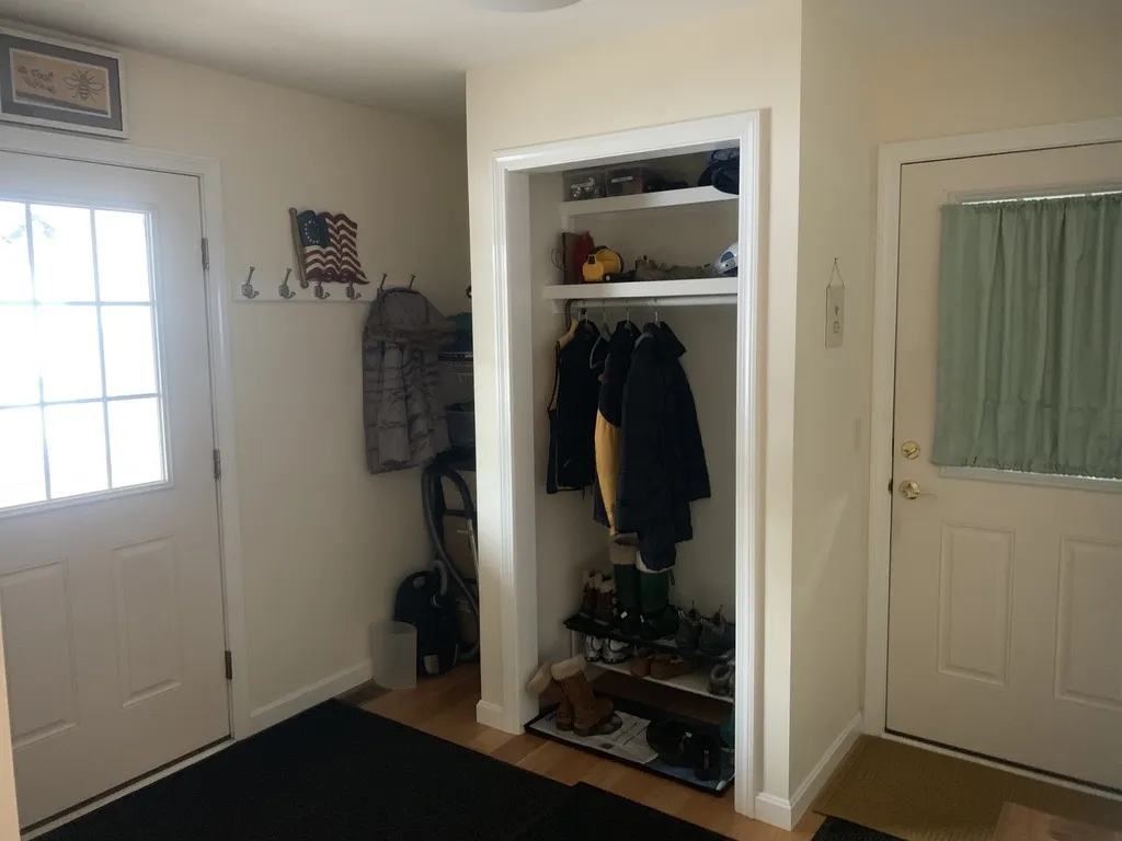33 Maple Street Sunapee NH 03782