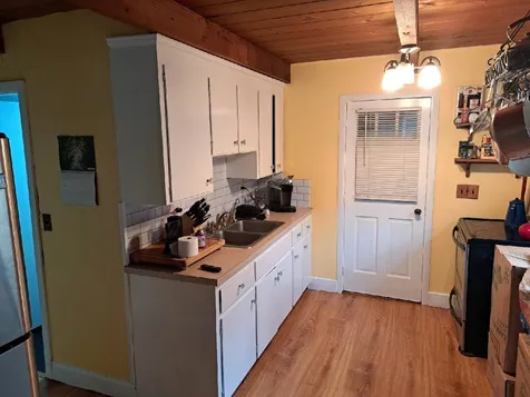 14 Pine Glen Road Hillsborough NH 03244