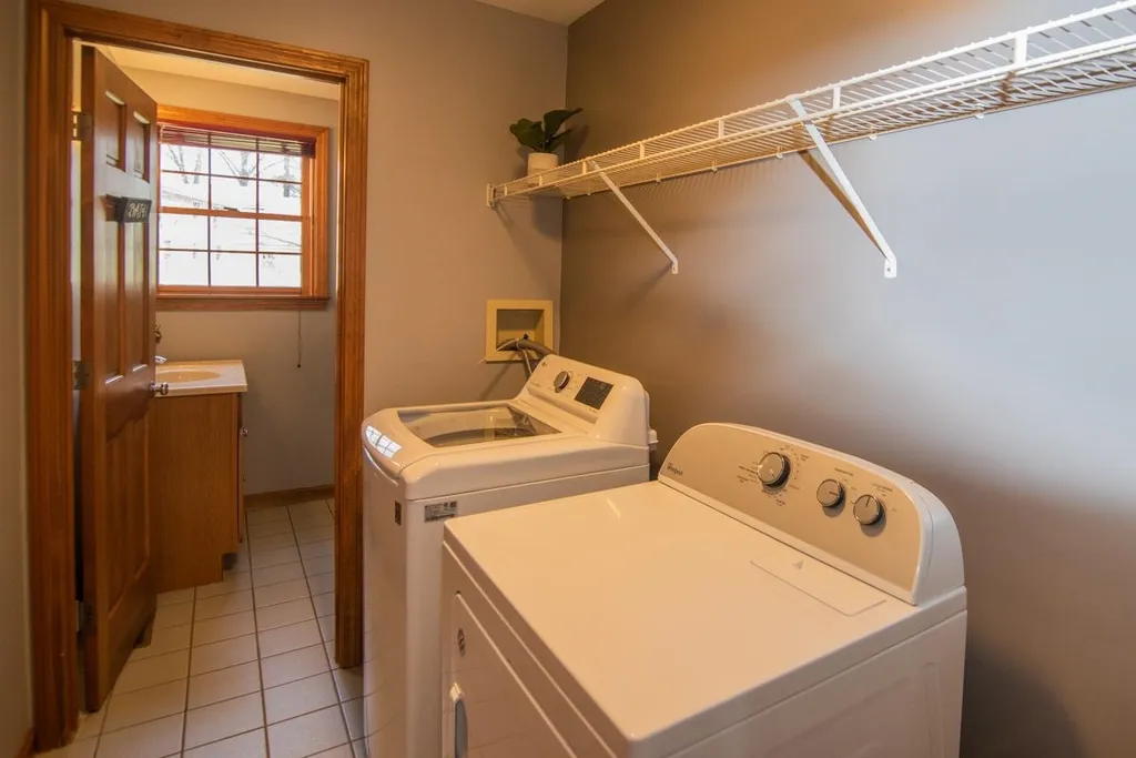 10 Applewood Road Pelham NH 03076