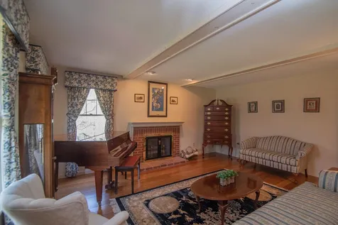 10 Applewood Road Pelham NH 03076