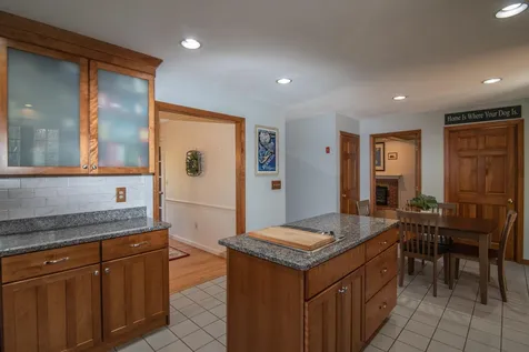 10 Applewood Road Pelham NH 03076