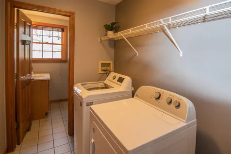 10 Applewood Road Pelham NH 03076