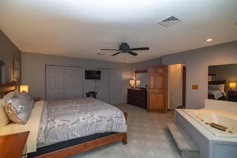 10 Applewood Road Pelham NH 03076