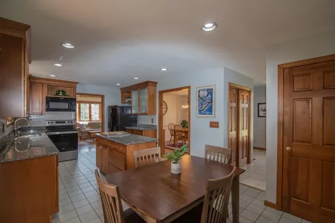 10 Applewood Road Pelham NH 03076