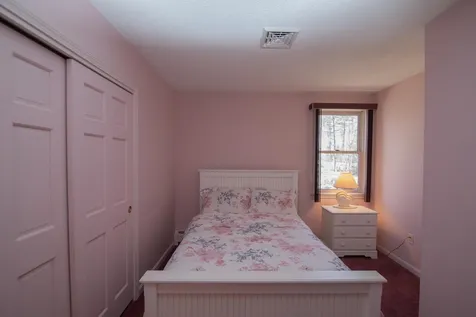 10 Applewood Road Pelham NH 03076