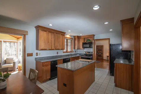 10 Applewood Road Pelham NH 03076