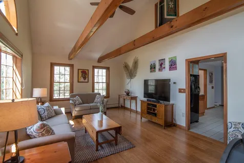 10 Applewood Road Pelham NH 03076