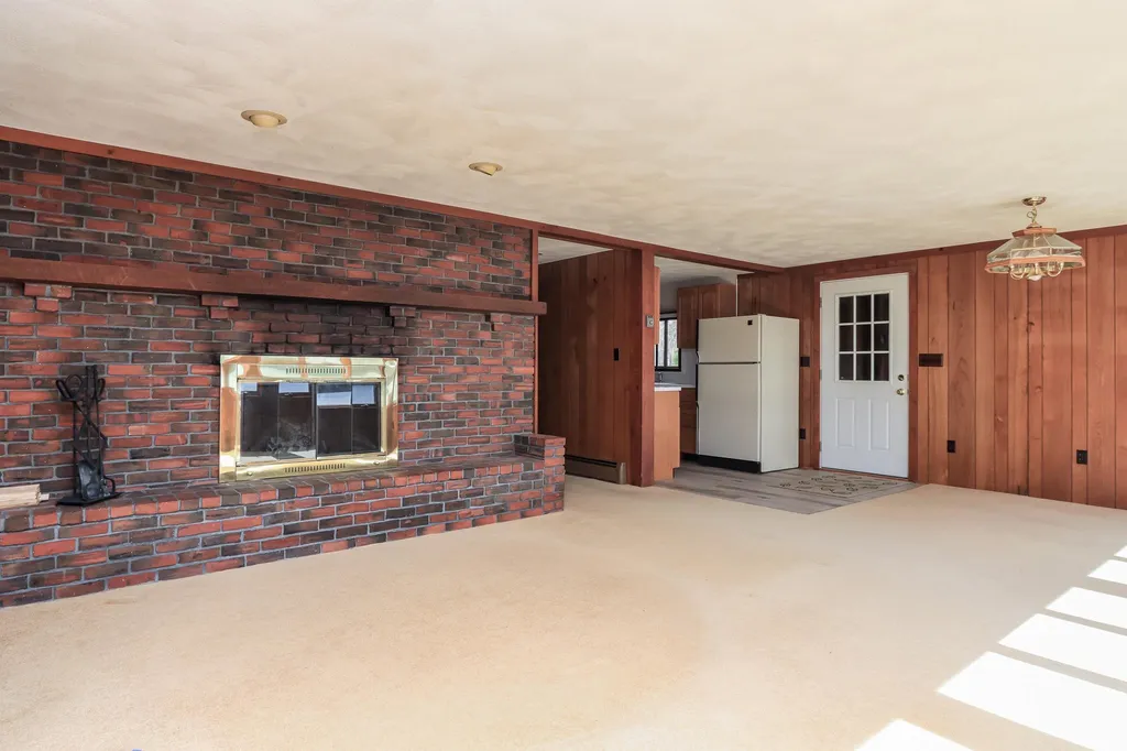 7 Howards Grove Derry NH 03038