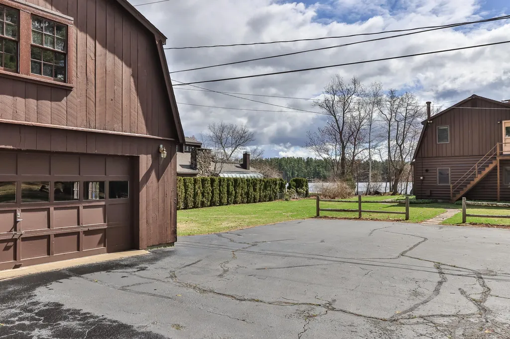7 Howards Grove Derry NH 03038