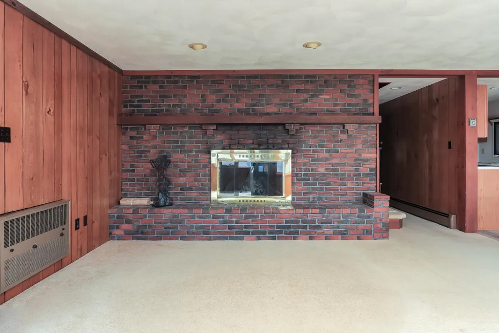 7 Howards Grove Derry NH 03038