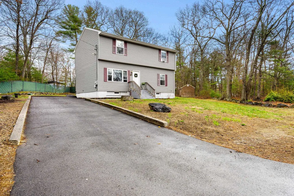 112 Dracut Road Hudson NH 03051