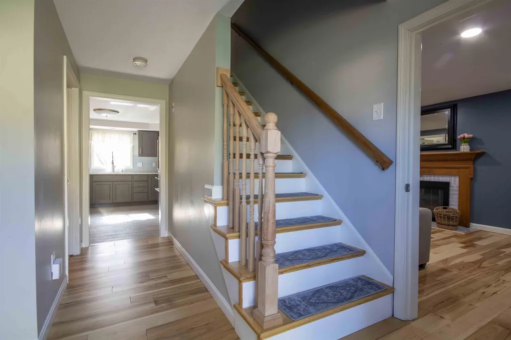 8 Rossini Road Londonderry NH 03053