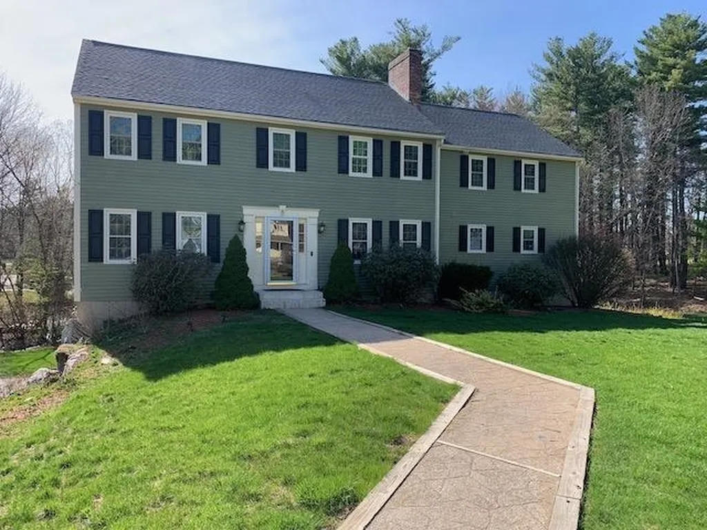 8 Rossini Road Londonderry NH 03053