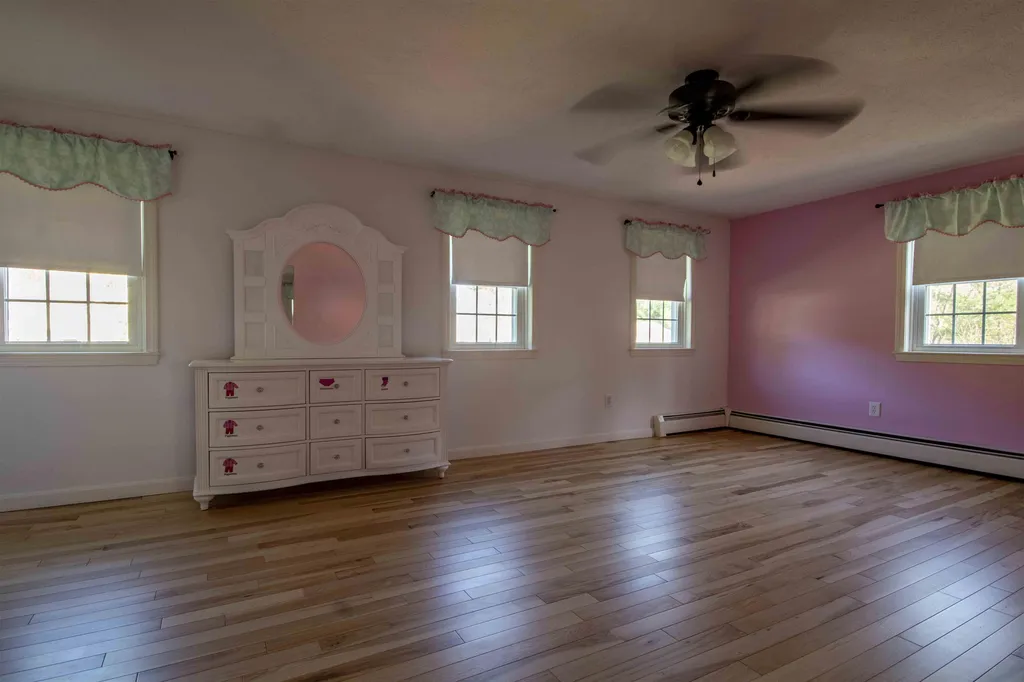 8 Rossini Road Londonderry NH 03053