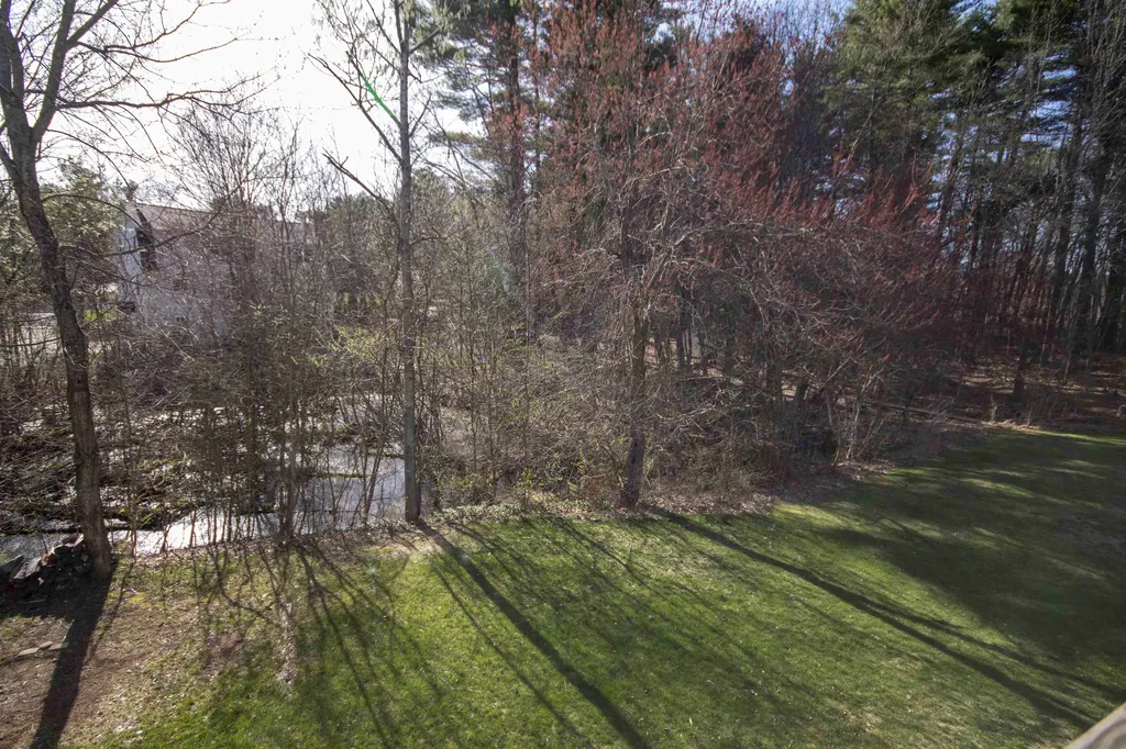 8 Rossini Road Londonderry NH 03053