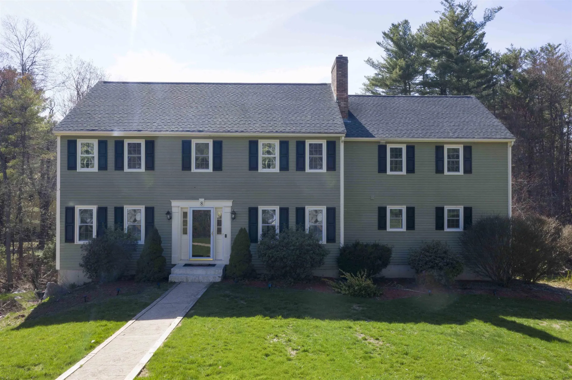 8 Rossini Road Londonderry NH 03053