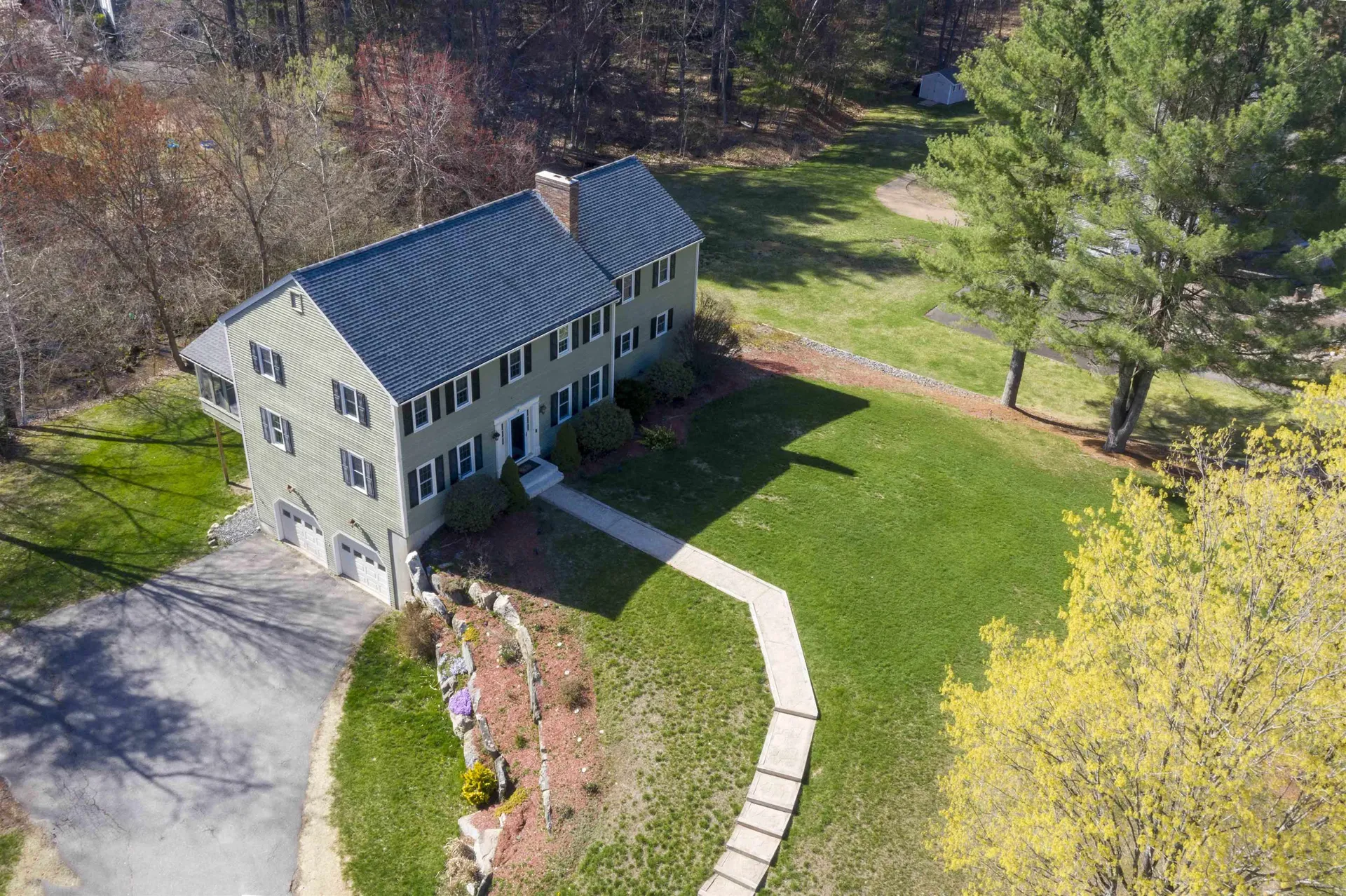 8 Rossini Road Londonderry NH 03053