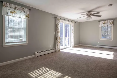 8 Rossini Road Londonderry NH 03053