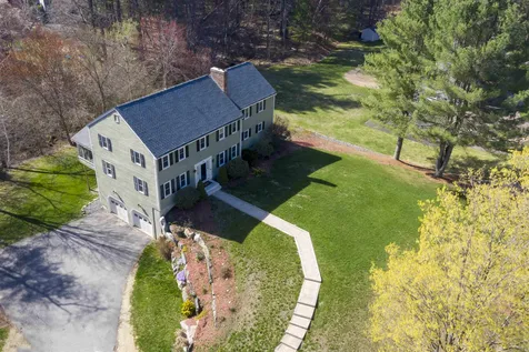 8 Rossini Road Londonderry NH 03053