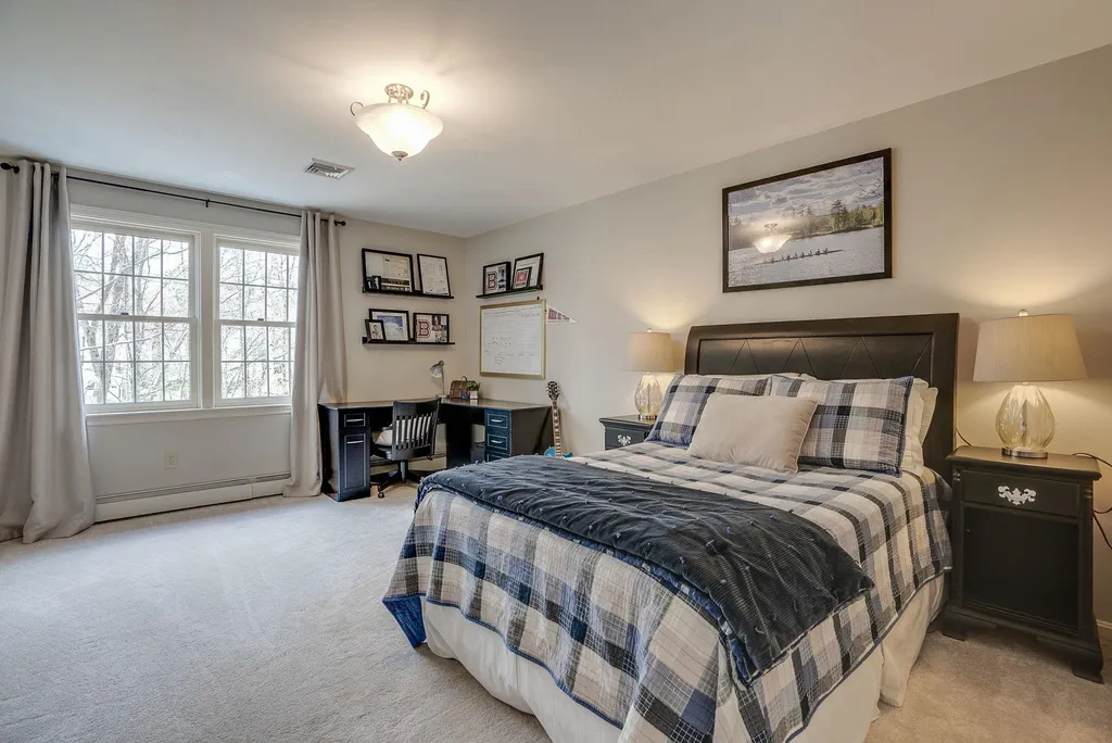 17 Catesby Lane Bedford NH 03110