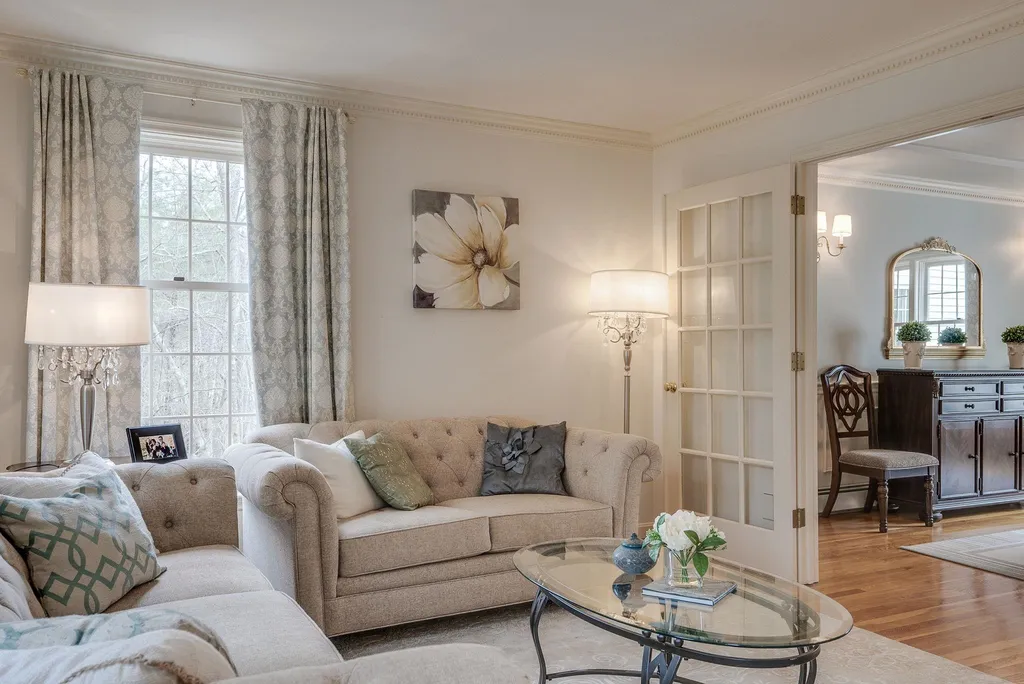 17 Catesby Lane Bedford NH 03110