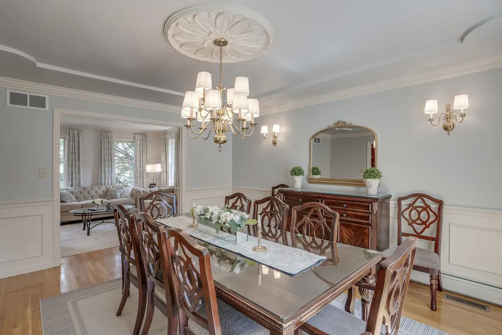 17 Catesby Lane Bedford NH 03110