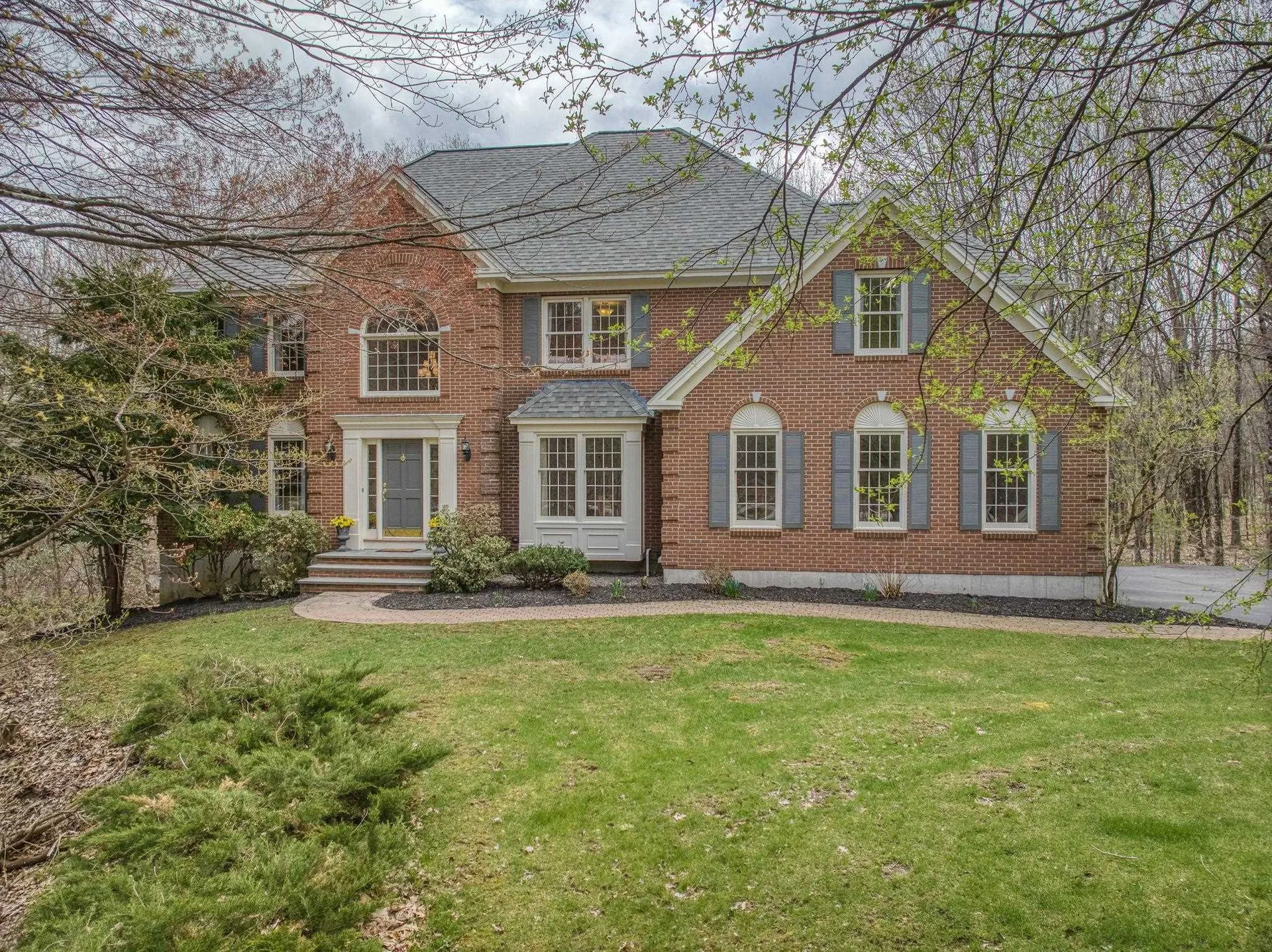 17 Catesby Lane Bedford NH 03110