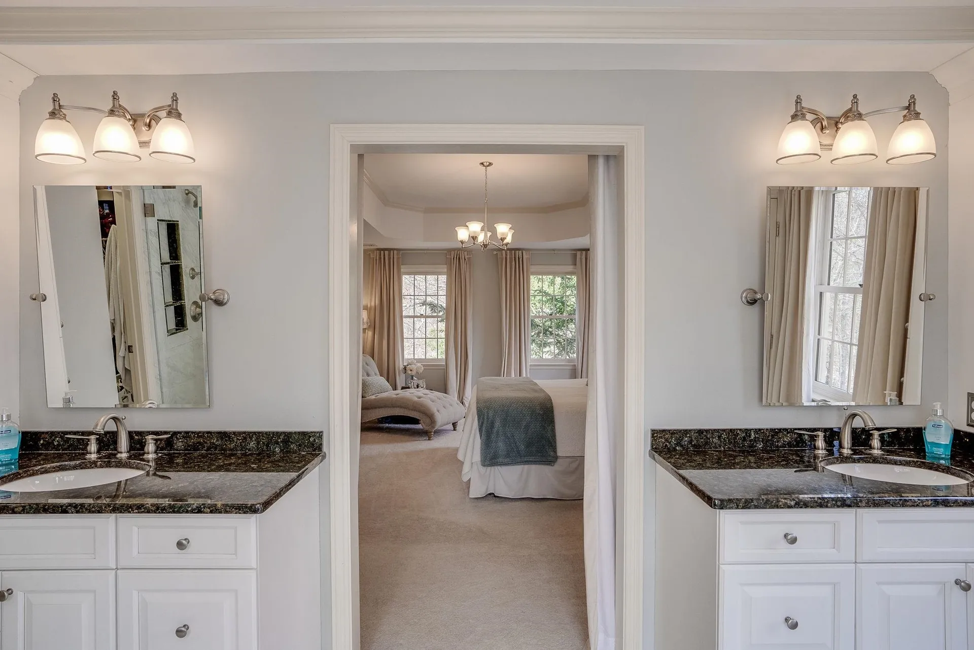 17 Catesby Lane Bedford NH 03110