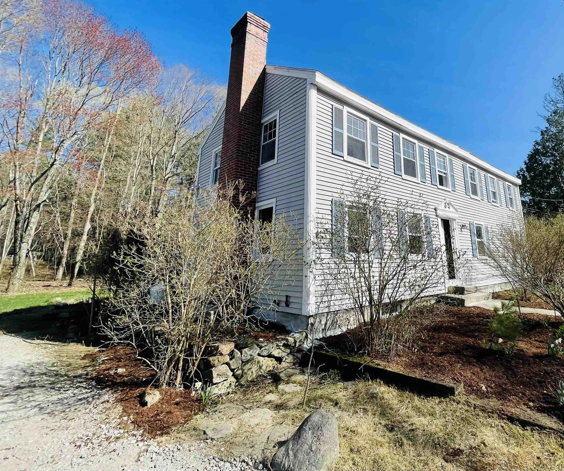 16 River Road Weare NH 03281