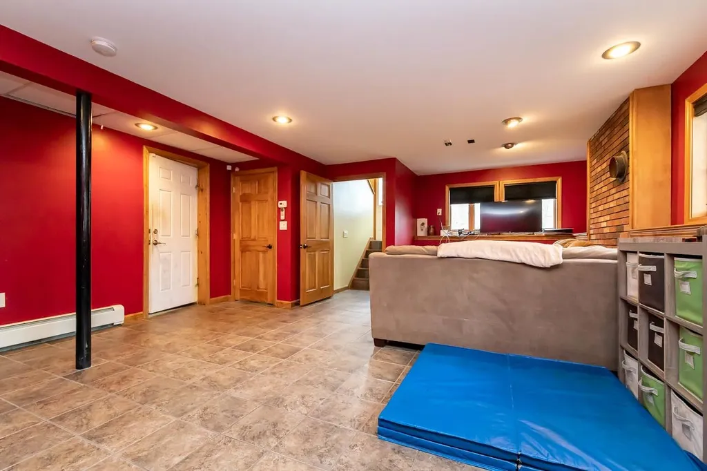 38 Gaita Drive Derry NH 03038