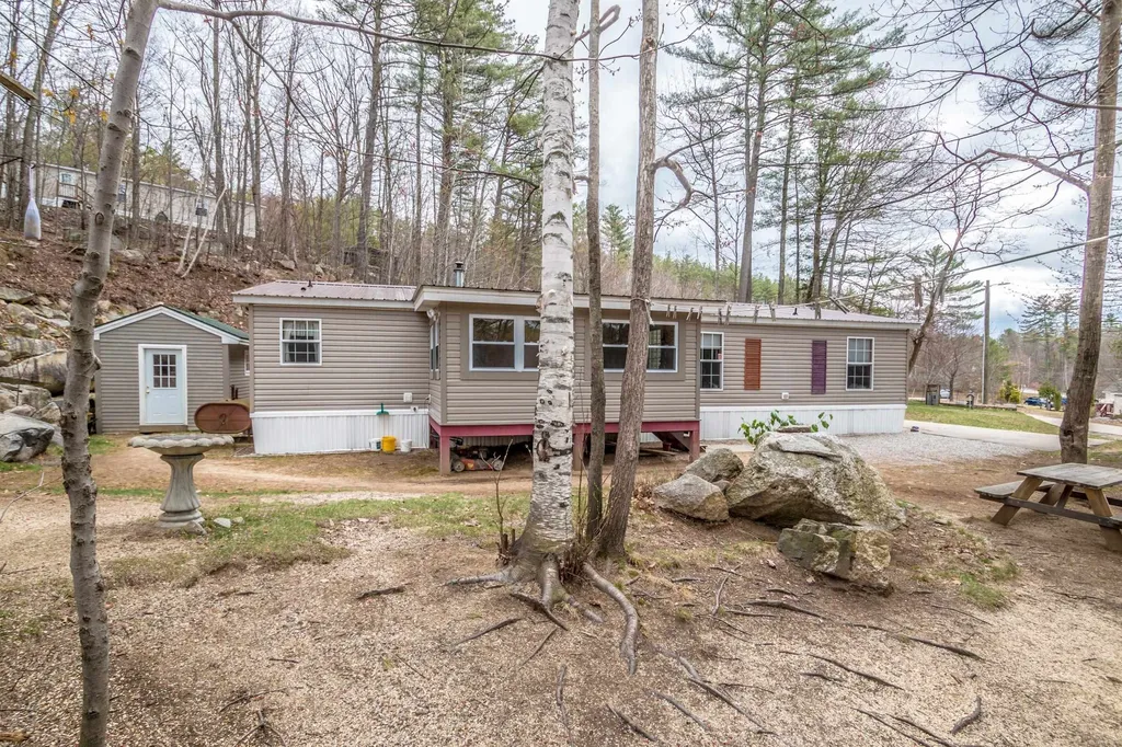38 Lighthouse Lane Conway NH 03818