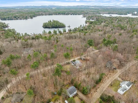 72 Langdorf Street Moultonborough NH 03254