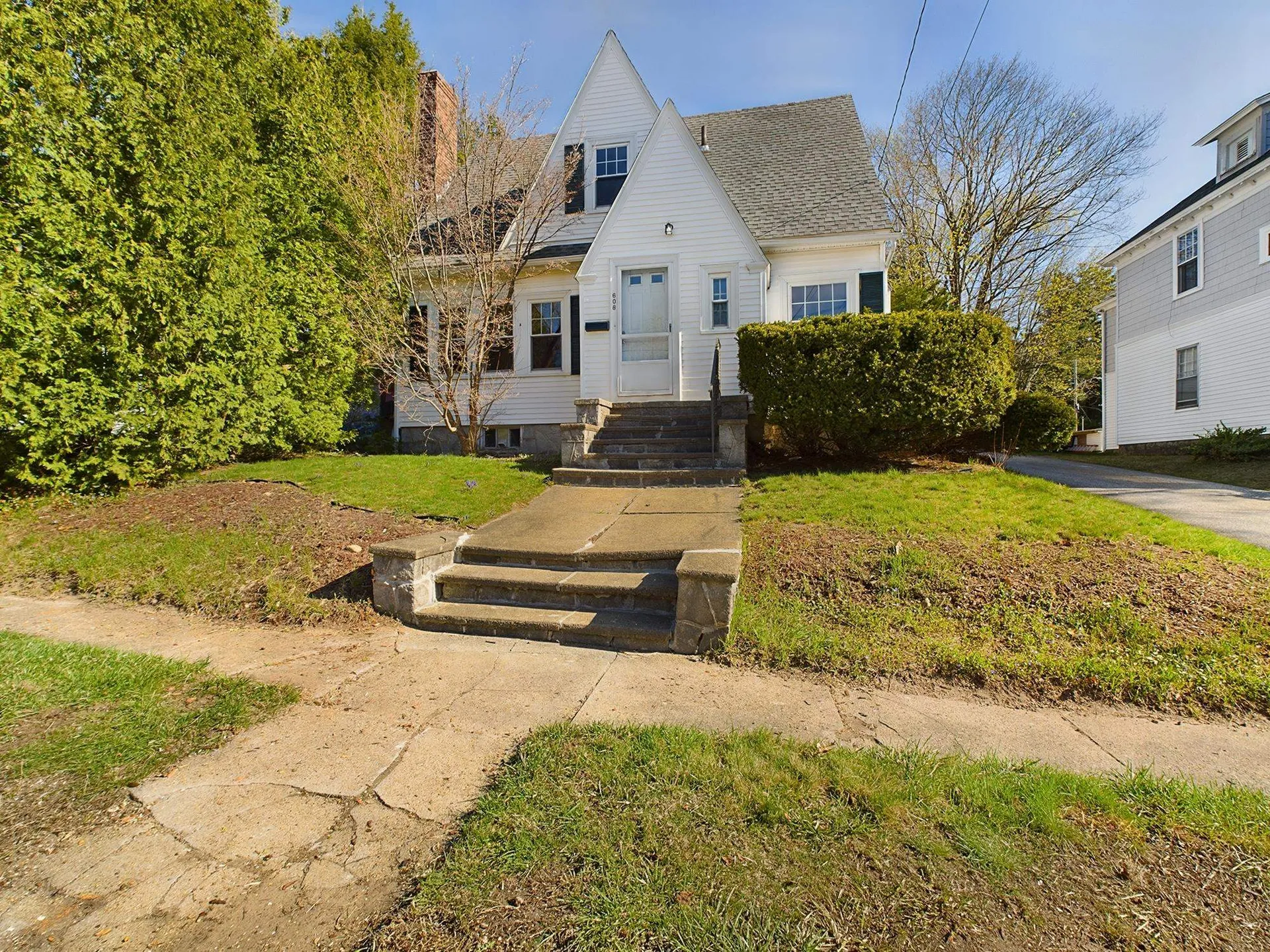 608 Amherst Street Manchester NH 03104