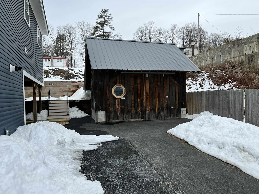 14 Central Street Windsor VT 05089
