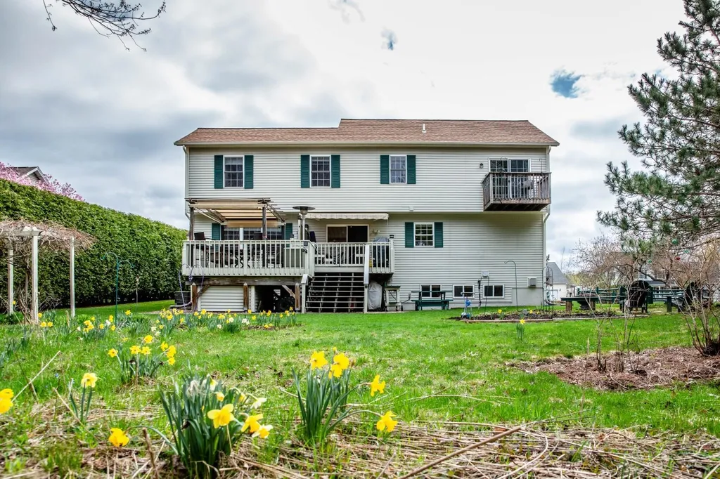76 Katie Lane Williston VT 05495