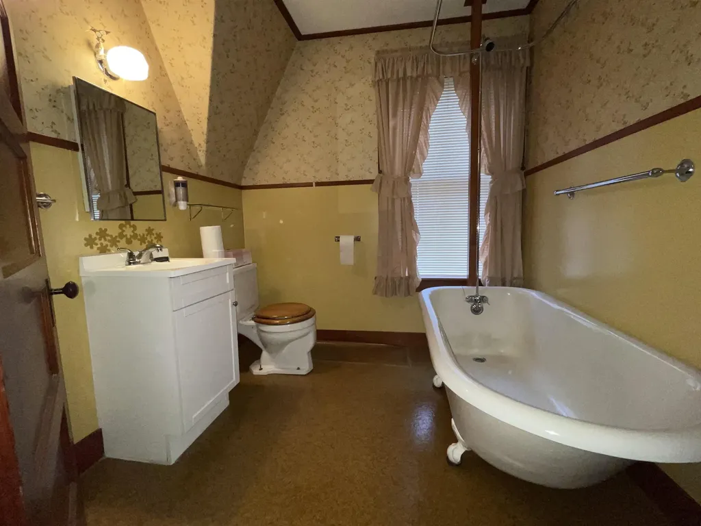 13 Orchard Street Franklin NH 03235