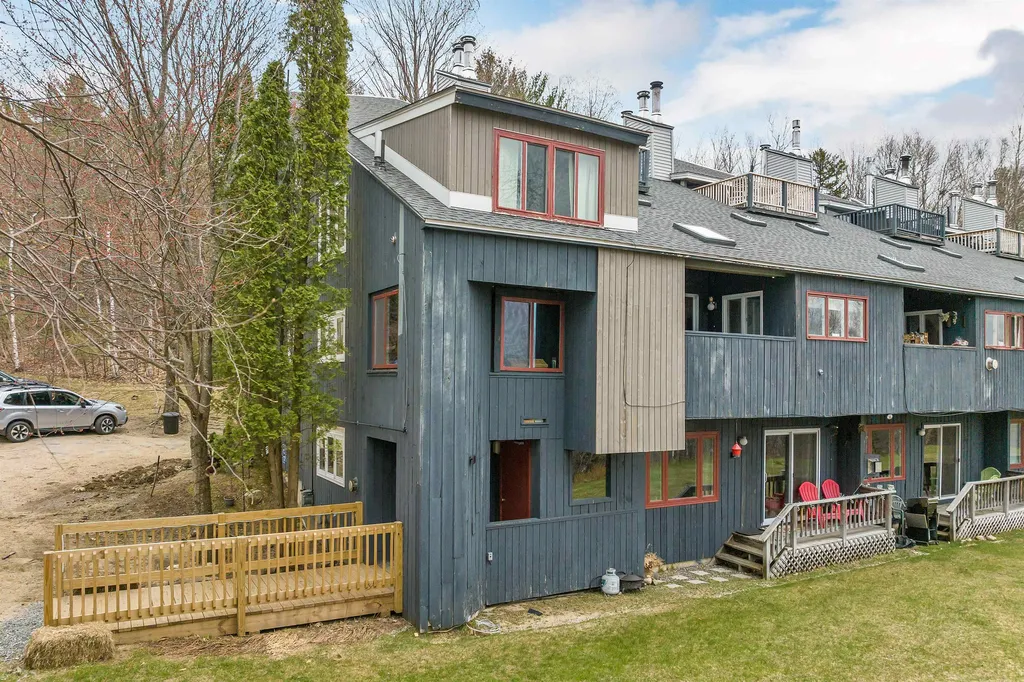 34 Weetamoo Trail, Campton NH Real Estate Listing MLS 4949986 Teamner