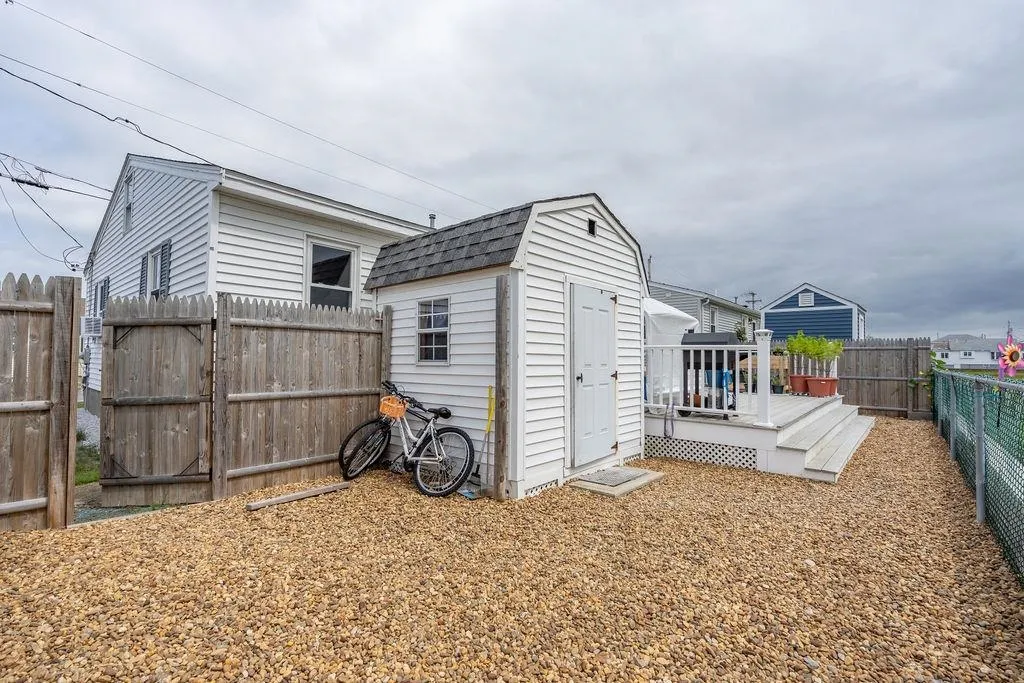 71 Hobson Avenue Hampton NH 03842