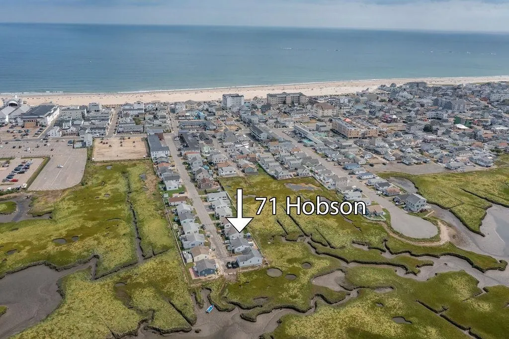 71 Hobson Avenue Hampton NH 03842