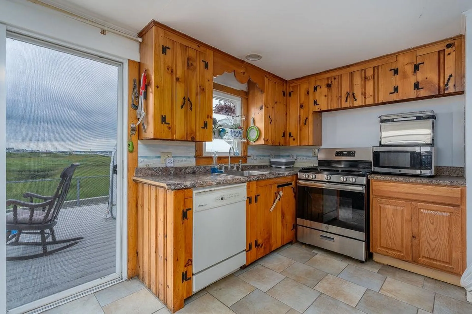 71 Hobson Avenue Hampton NH 03842