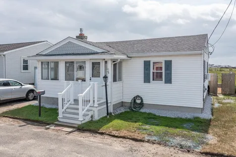 71 Hobson Avenue Hampton NH 03842