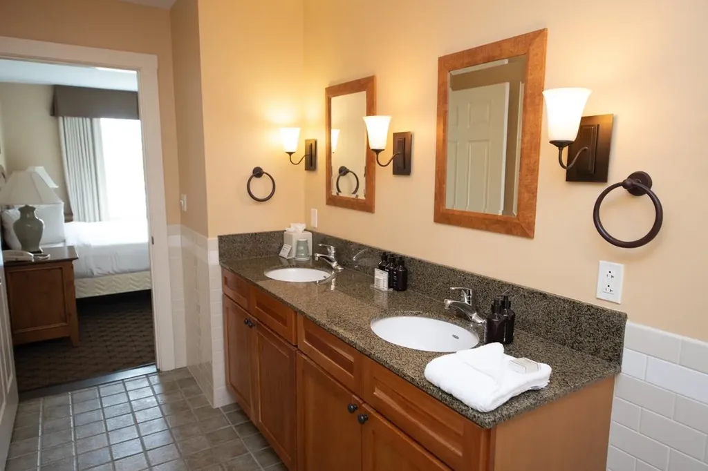 502/504 Qtr. I I I Adams House Ludlow VT 05149